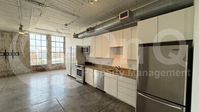 1122 Jackson St