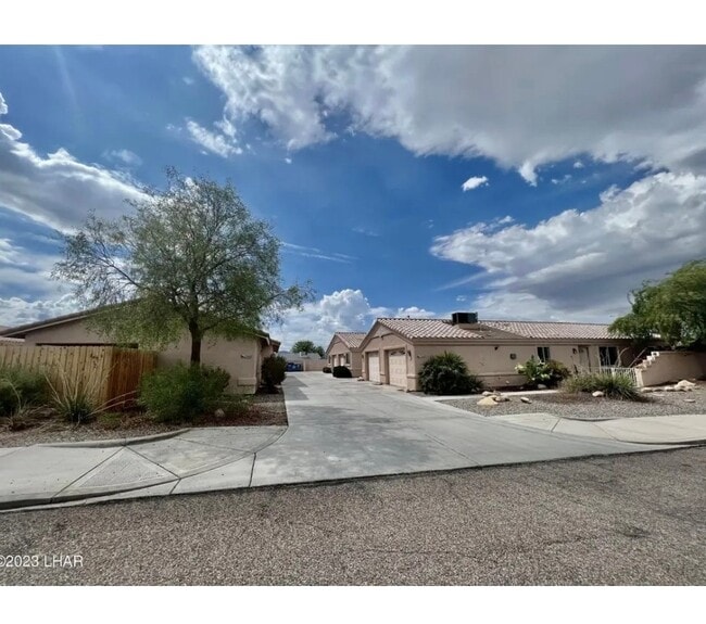 Building Photo - 3560 Lost Dutchman Dr