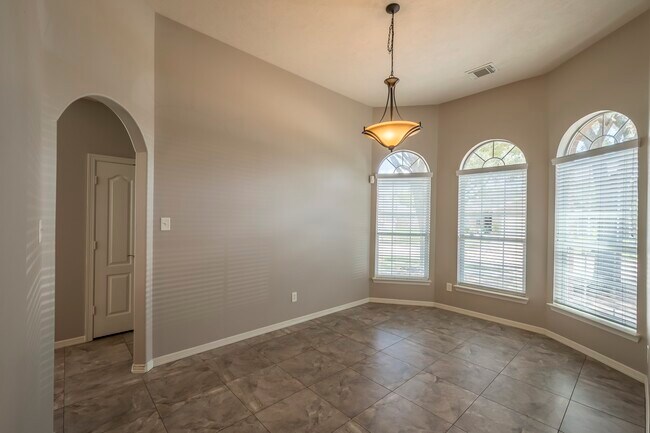 Building Photo - 21902 Silverfield Park Ln