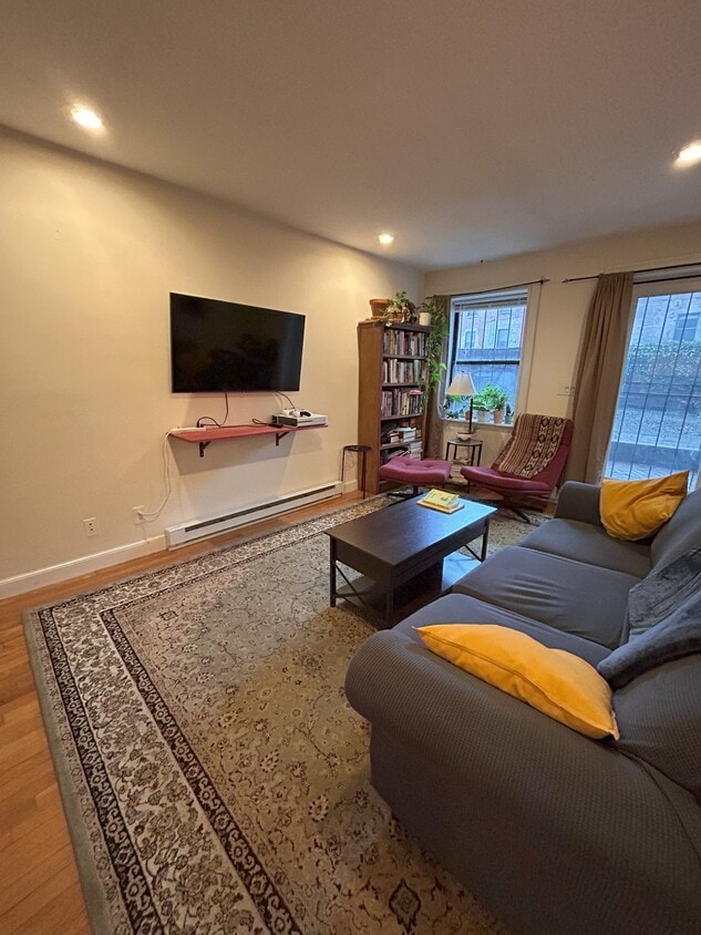 Primary Photo - 616 Columbus Ave