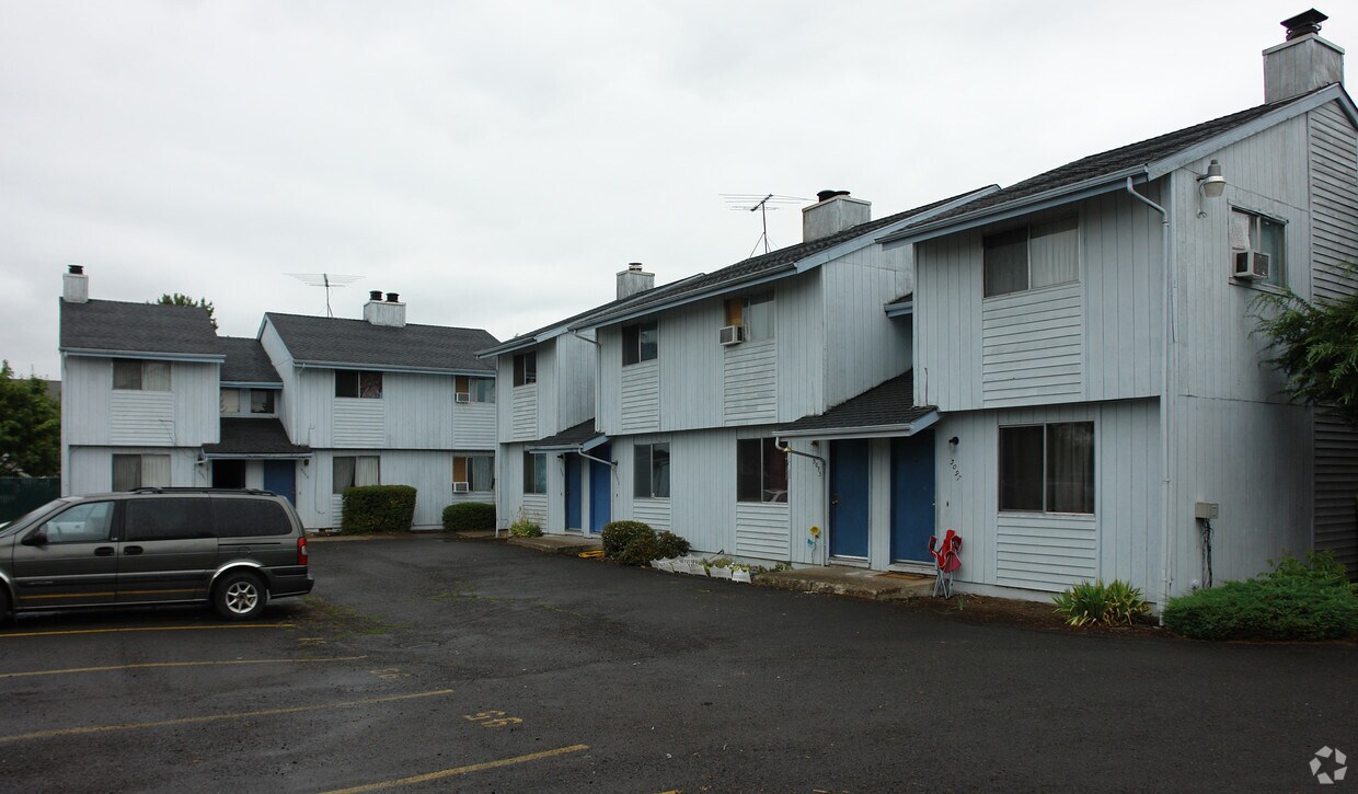 Foto del edificio - 3071-3097 D St NE