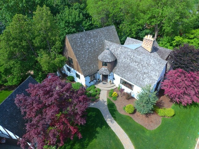 Building Photo - 1223 Mayfair Rd