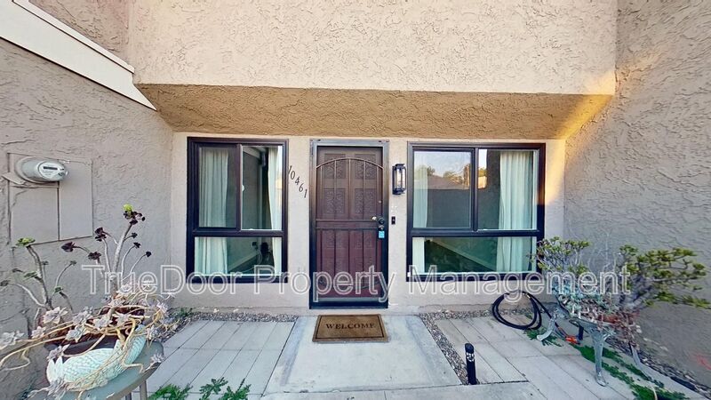 Foto principal - 10461 College Dr