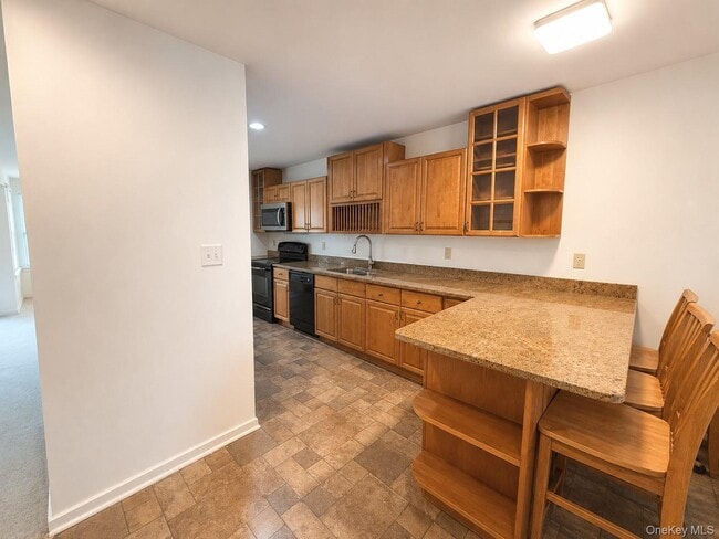 Building Photo - 504 Continental Dr