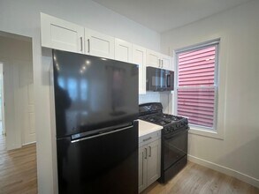 Building Photo - 13 Bartholdi Ave