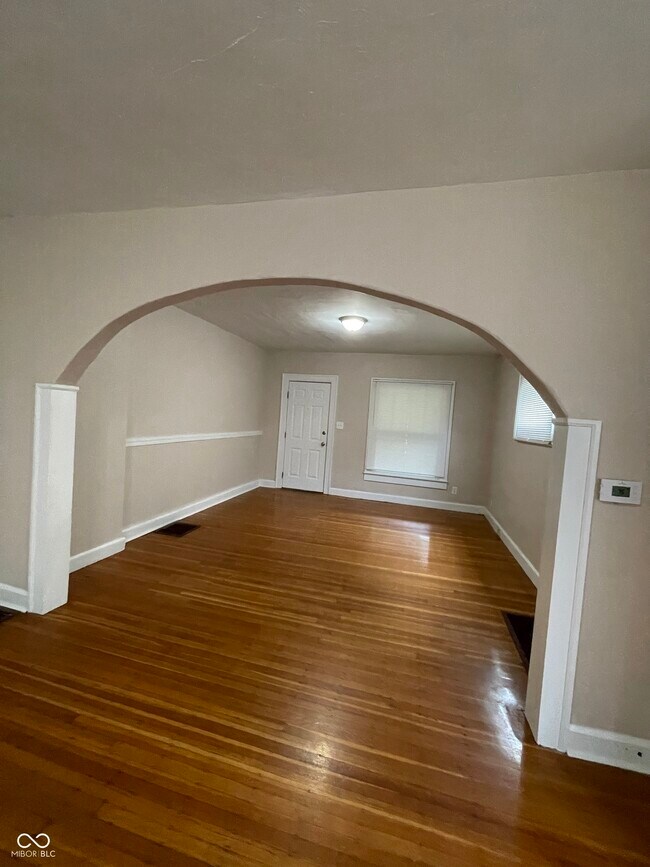 Foto del edificio - 815 N Riley Ave