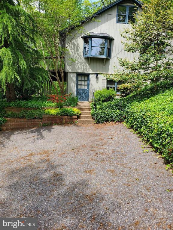 Building Photo - 106 Trailing Ivy Ln