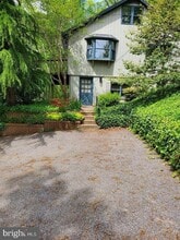 Building Photo - 106 Trailing Ivy Ln