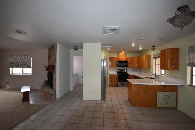 Building Photo - 7808 Chinle Dr