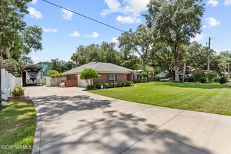Building Photo - 6656 Rivercrest Dr