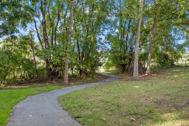 Foto del edificio - 7022 Dasher Farm Ct