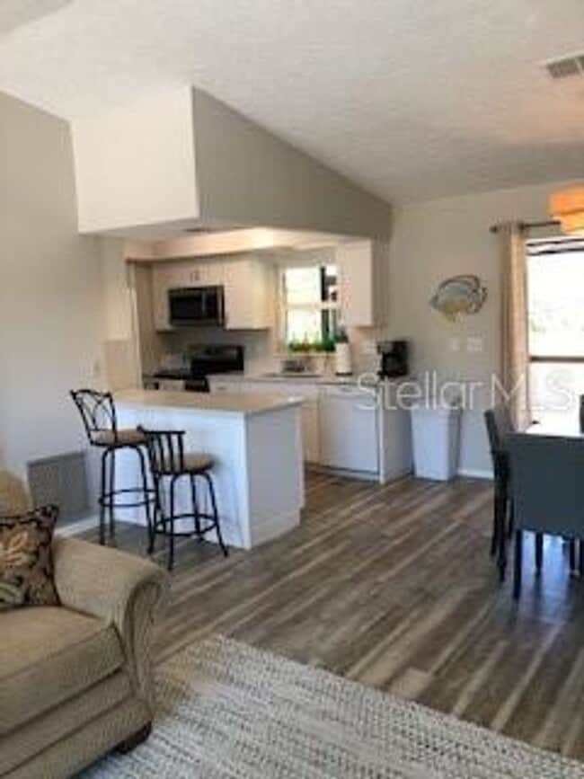 Building Photo - AVAILABLE LONG OR SHORT TERM