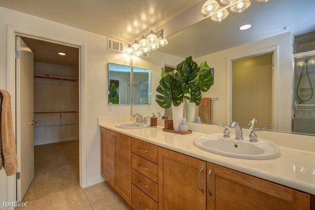 Foto del edificio - 1 br, 2 bath Condo - 582 Manzana Pl