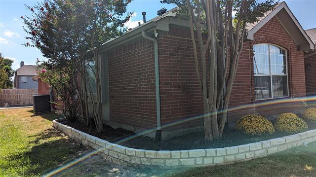 Foto del edificio - 8310 Lake Bend Dr