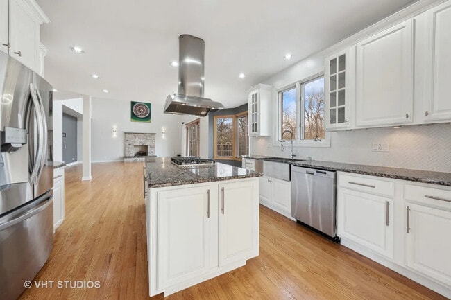Cocina 1 - 17W234 Massel Ct