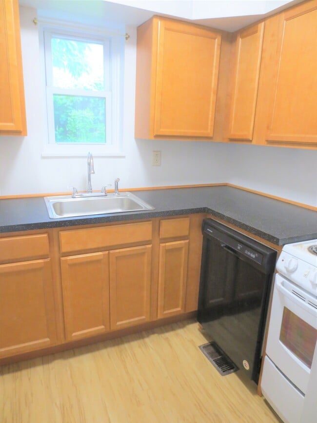 Photo - 5704 Darlington Rd Apartment