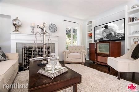Building Photo - 3 br, 3 bath House - 4735 Tyrone Ave