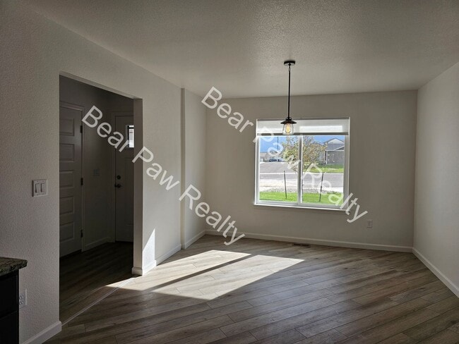 Building Photo - 901 Sonata Lane
