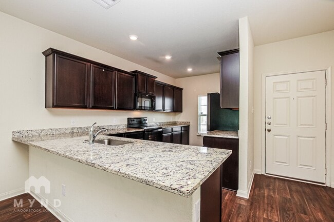 Building Photo - 105 Pettigrew Ct