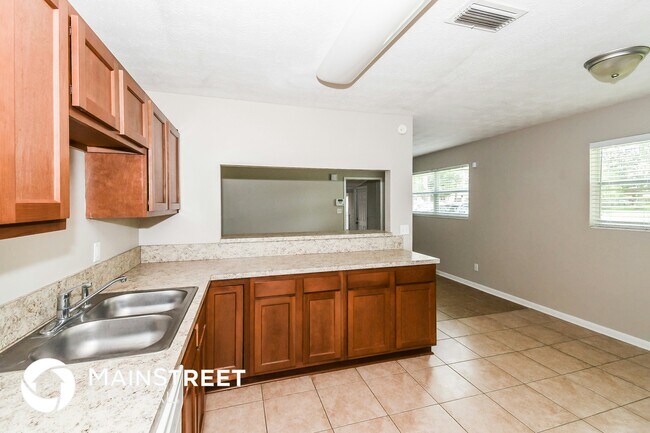 Building Photo - 6505 Parvin Dr