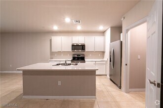 Building Photo - 15421 Wildflower Cir
