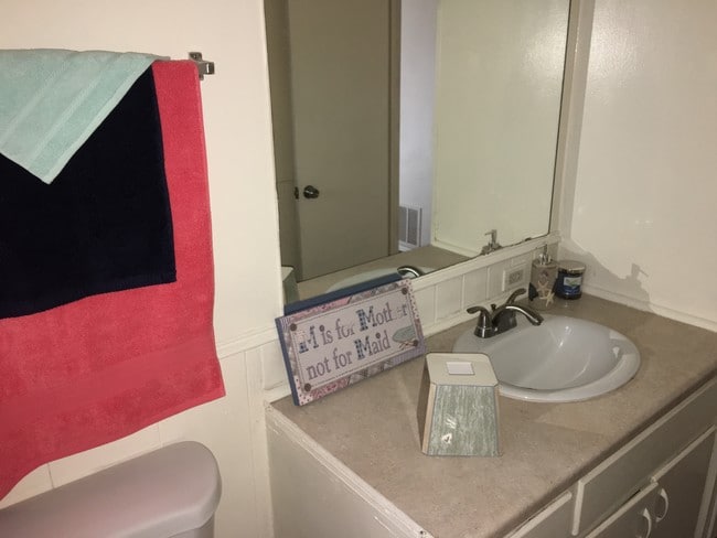 Bathroom - Bel-Aire/Fairway Apartments