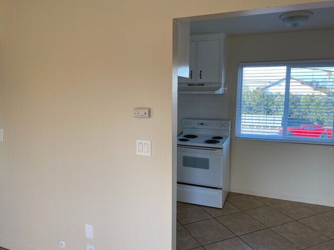 Building Photo - Great 1 Bedroom Apartment in Los Banos!