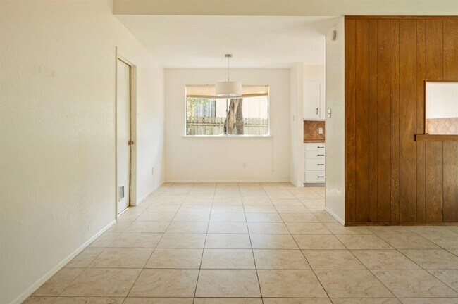Foto del edificio - 9404 Shady Oaks Dr