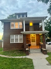 Building Photo - 828 N 41st Ave