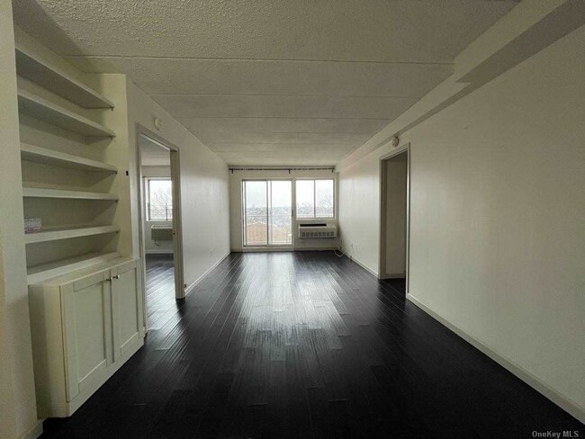 Building Photo - 76-01 113th St