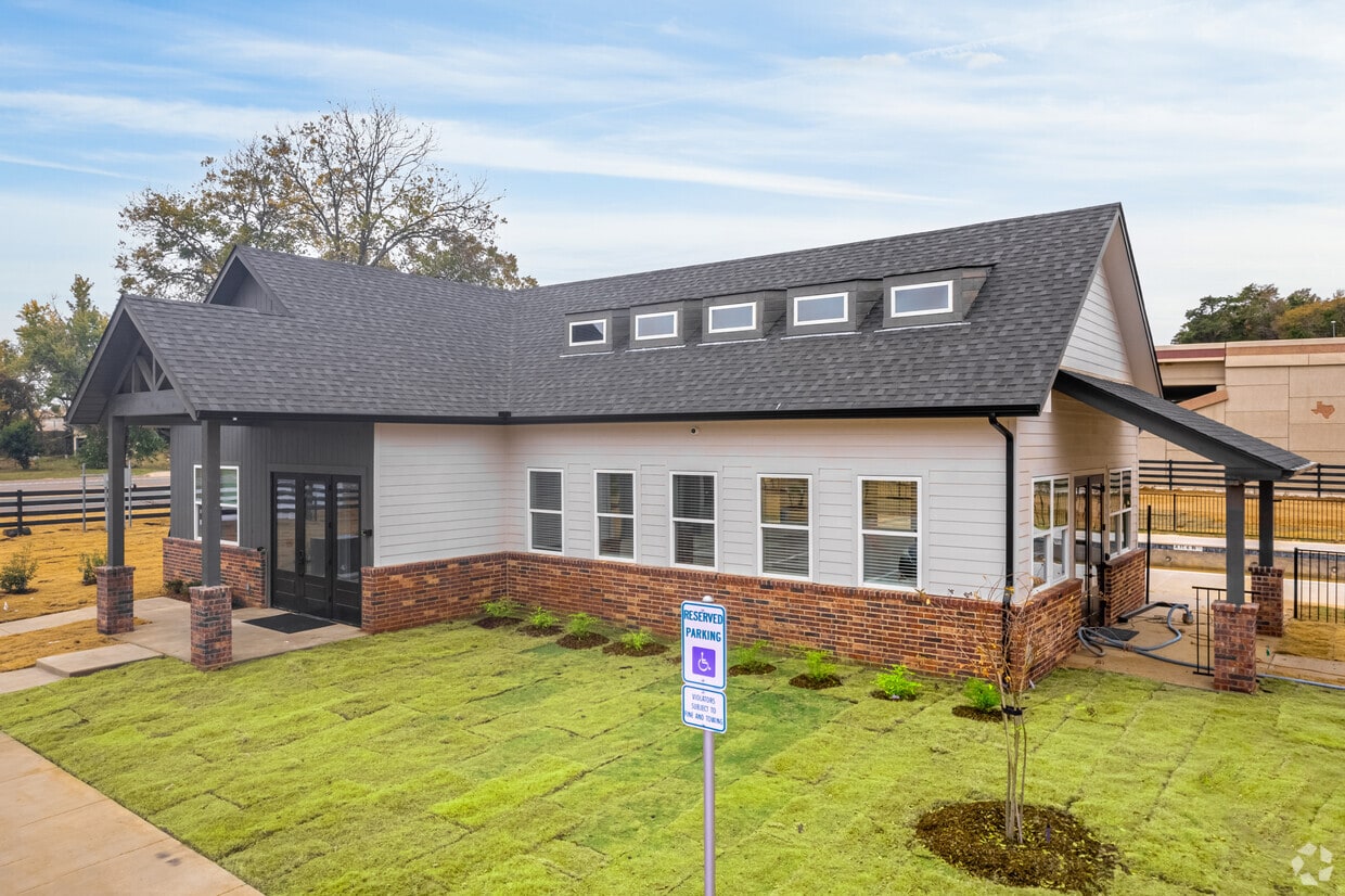 Flat Creek Apartments Apartments in Athens, TX