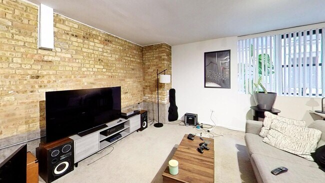 Foto del edificio - 1313 W Addison St