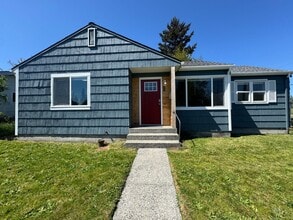 Building Photo - 3562 E L St