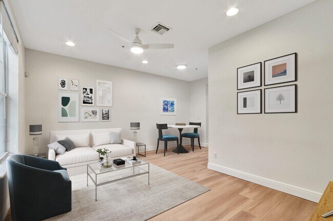 Foto del edificio - 4313 Parkside Dr