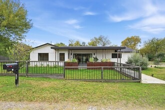 Building Photo - 1005 Cogbill St