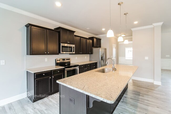 Building Photo - 5853 Ridgedale Ct