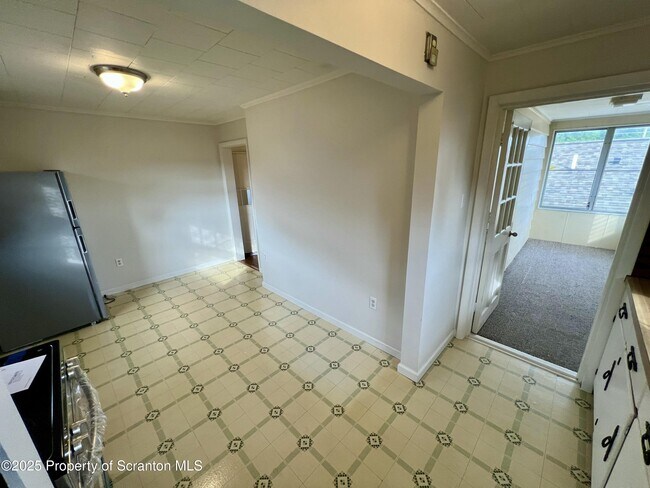 Foto del edificio - 106 Upper Powell St