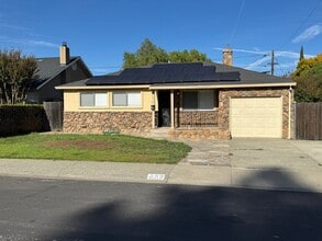 Building Photo - 308 Acacia St