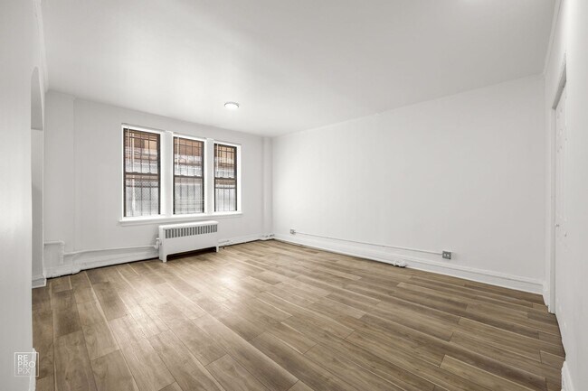 Foto del edificio - 6751 S Jeffery