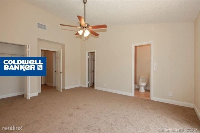 Building Photo - 7140 NW 45th Ct