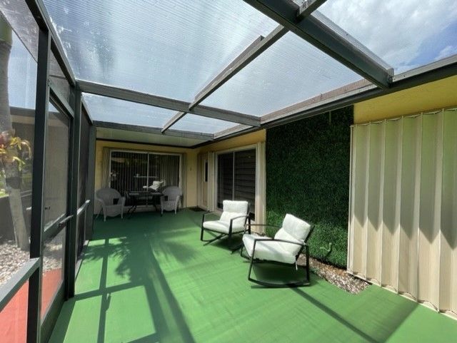 Foto del edificio - 6396 Royal Woods Dr
