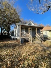 Building Photo - 909 Merchant St