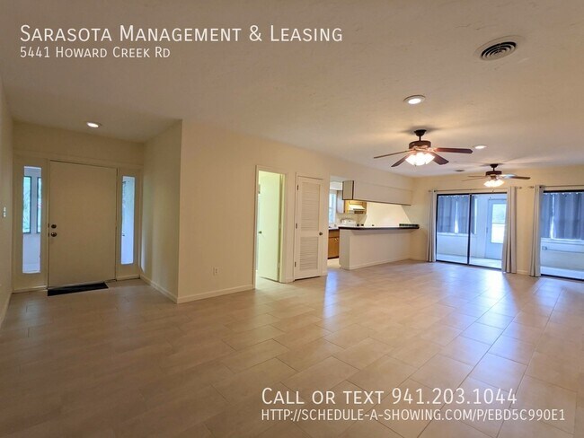 Building Photo - 2 Bed, 1 Bath Guest House located in the E...