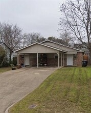 Building Photo - 4919 Lovell Ave