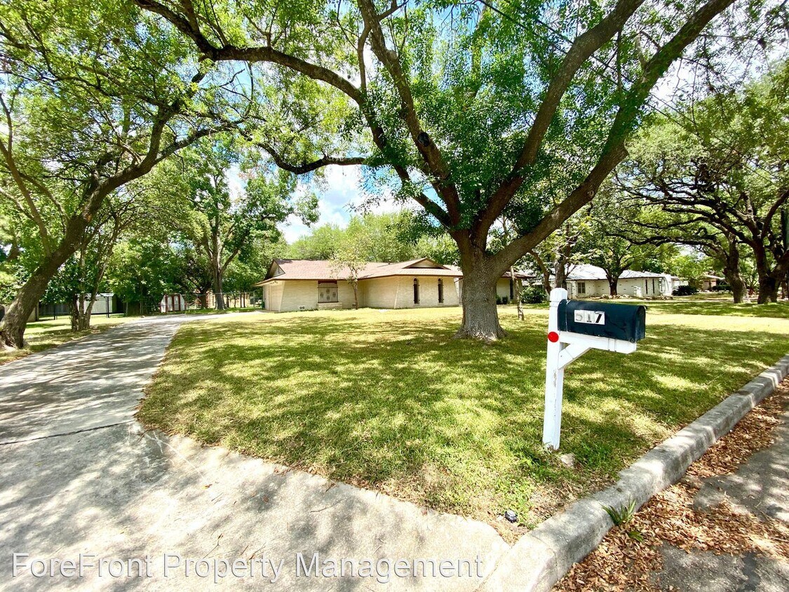 3 br, 2 bath House 517 Rua de Matta St House Rental in Hollywood