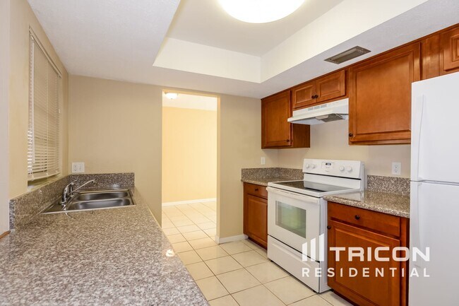 Building Photo - 14502 Mainland Greens Pl