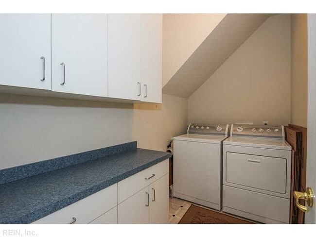 Building Photo - 4521 Northwood Dr