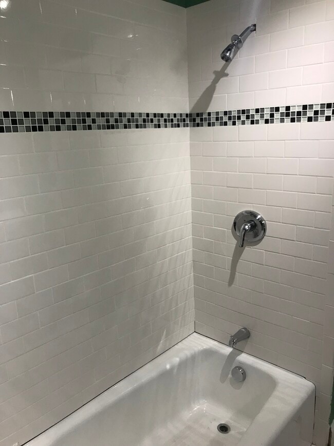 Two full size bathrooms - 46 Powhattan St