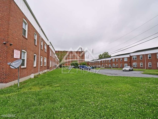 Building Photo - 123 Willow Spring Rd