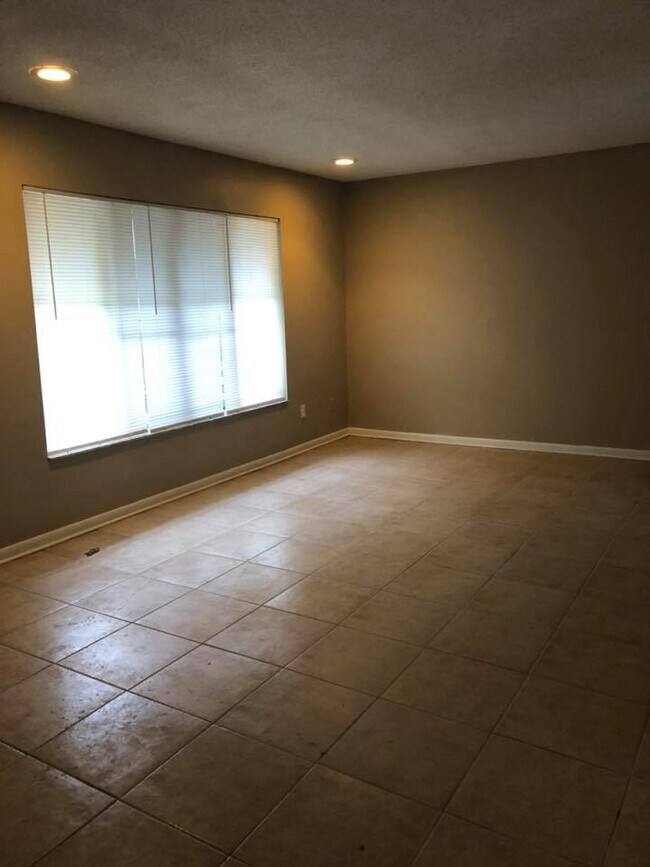 Foto del edificio - 5433 Brookswood Way
